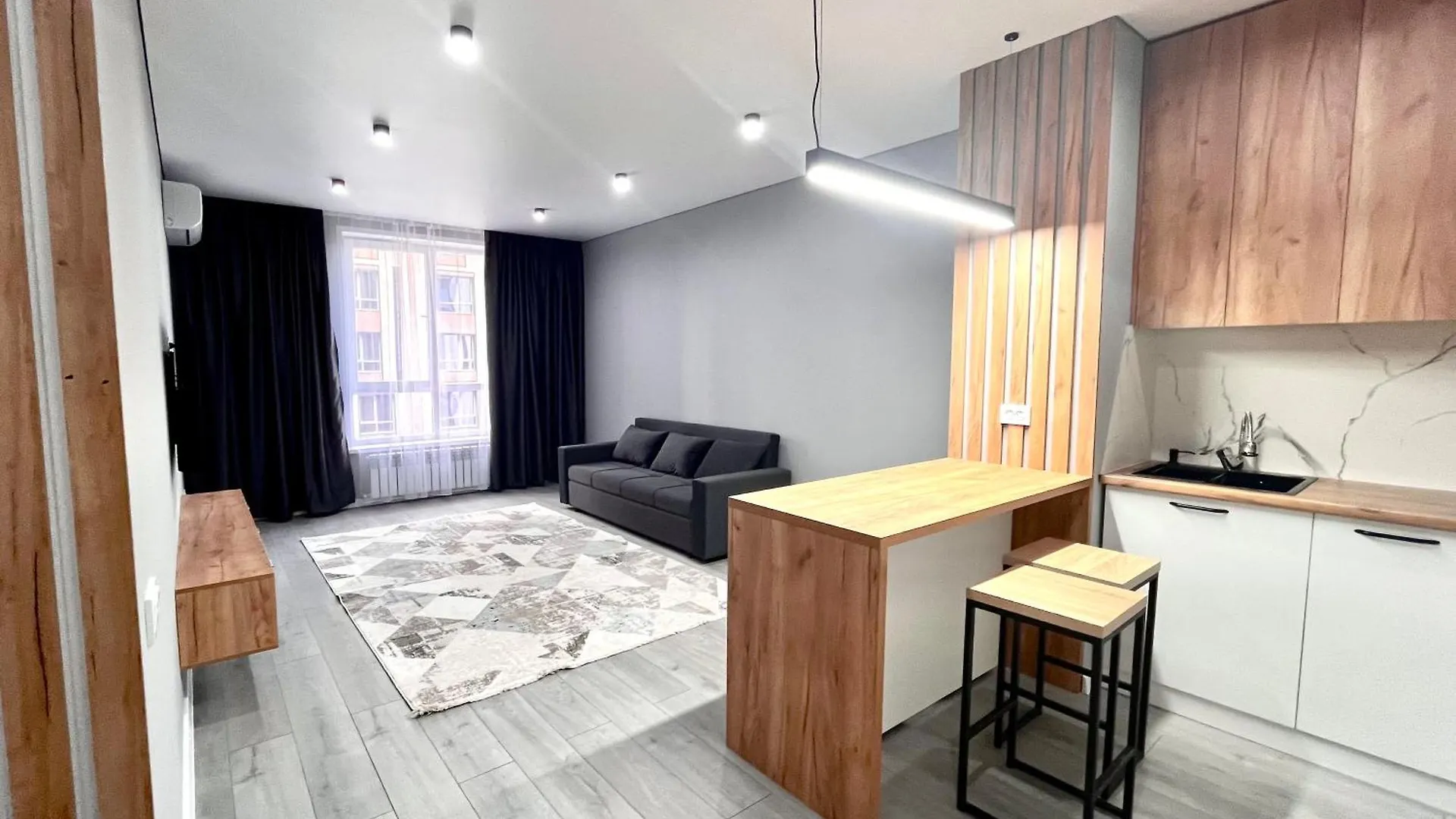 Bright Raimbek19-21 Residence 1Br, Next To Metro & Drinking Water As A Gift Almaty Apartment