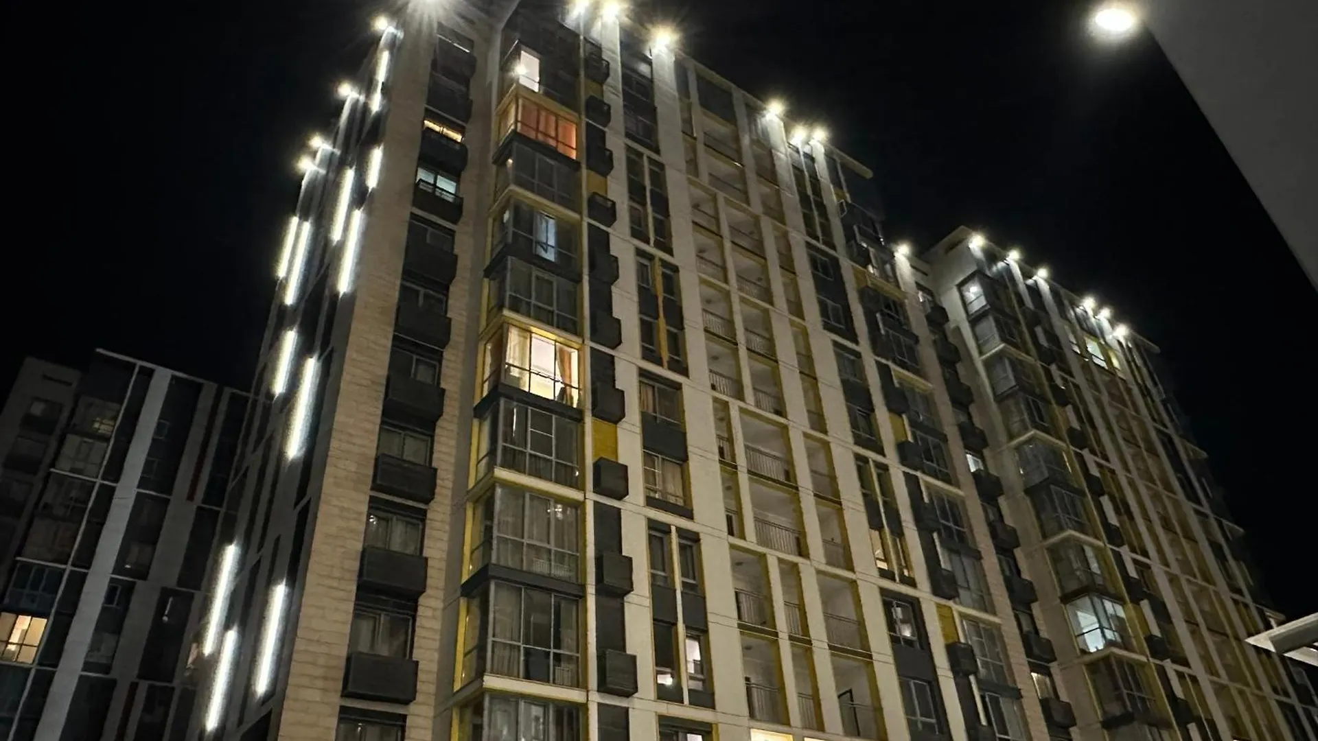 Bright Raimbek19-21 Residence 1Br, Next To Metro & Drinking Water As A Gift Almaty Kazakhstan