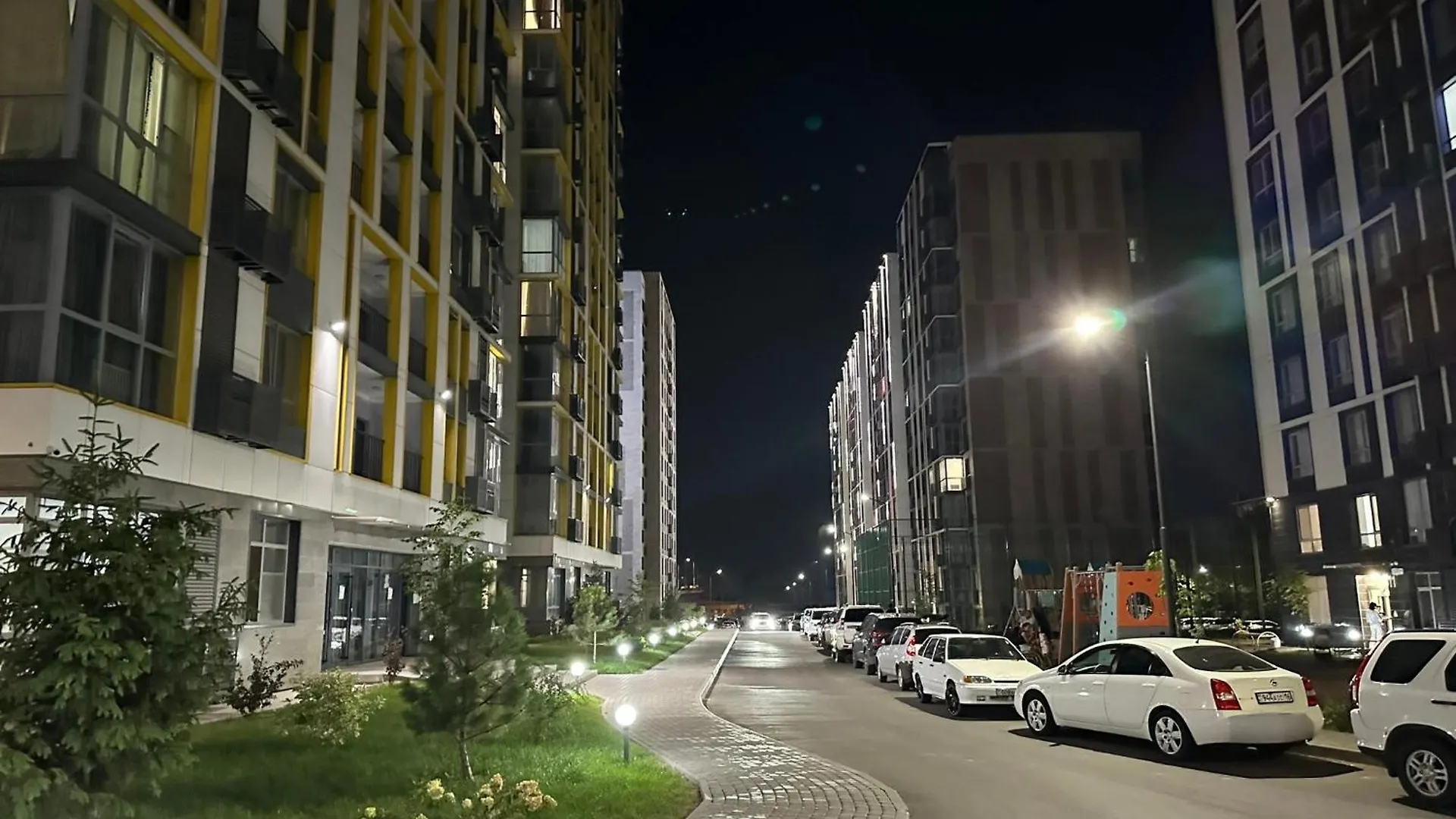 Bright Raimbek19-21 Residence 1Br, Next To Metro & Drinking Water As A Gift Almaty 0*,  Kazakhstan