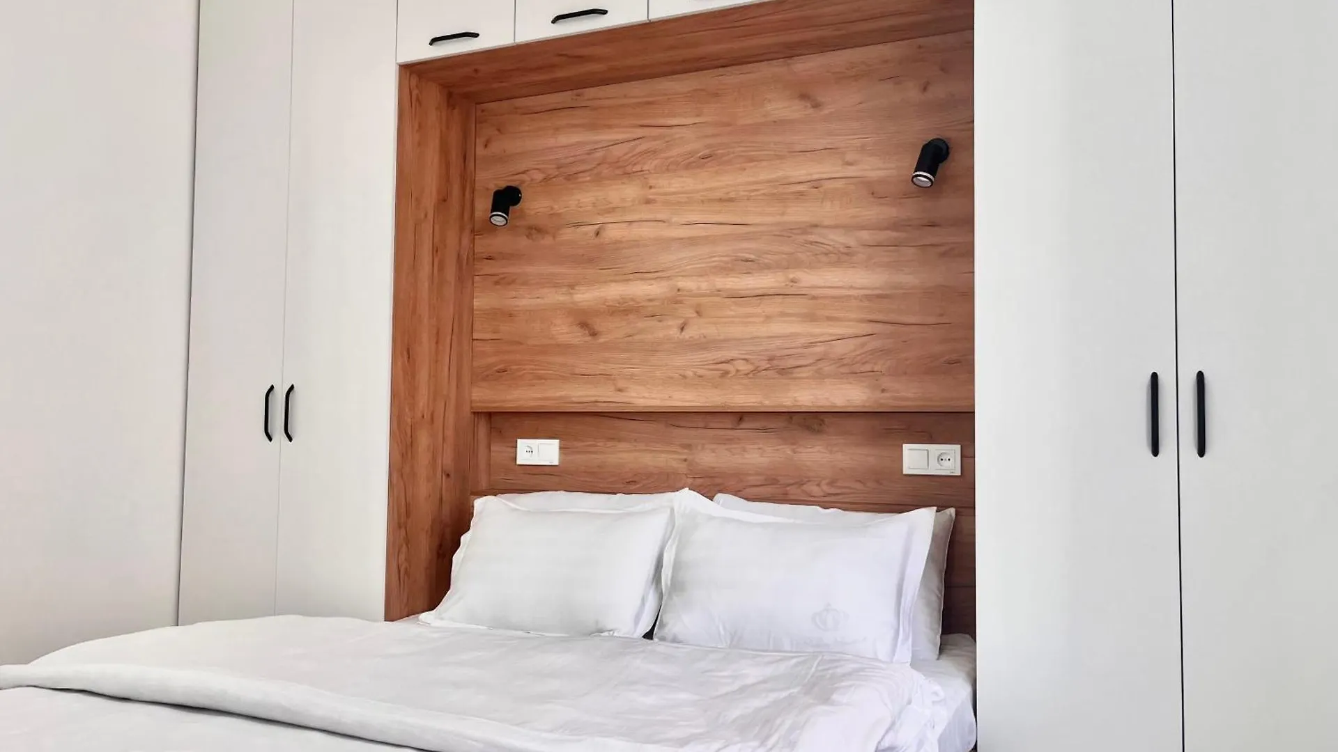 Bright Raimbek19-21 Residence 1Br, Next To Metro & Drinking Water As A Gift Almaty